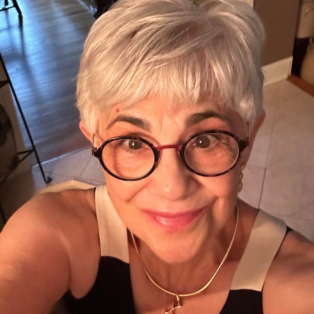 Meet your Posher, Leslie